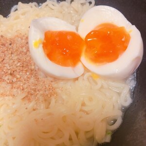 「ポーチドエッグ入り塩ラーメン」　　　♪♪